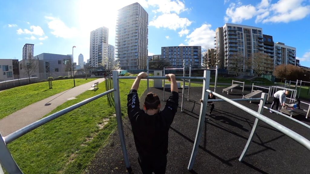 Climbing - Muscleup - Front View