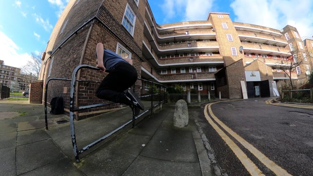 Underbar - Hip Catch - Side View